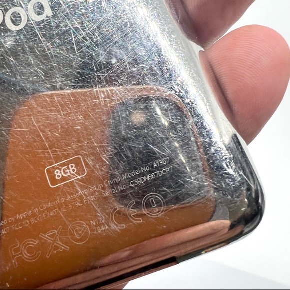 Apple iPod touch 4th Generation - Black (8 GB) A1367 Tested Works. - Picture 5 of 5